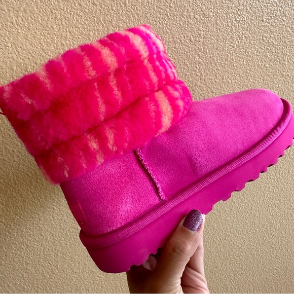 Authentic UGG Fluff Mini Quilted Zebra Boots - Picture 2 of 12